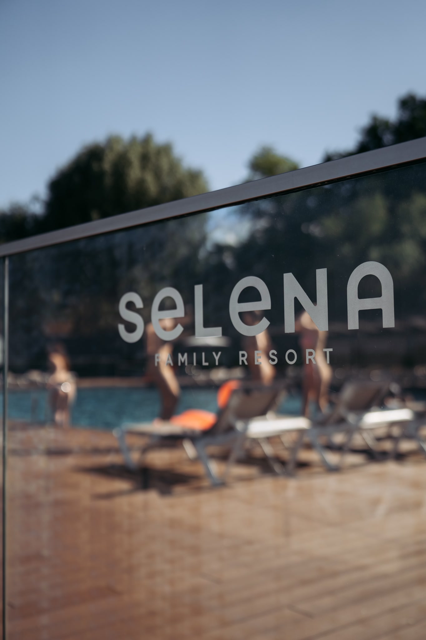 Басейн - Selena Family Resort