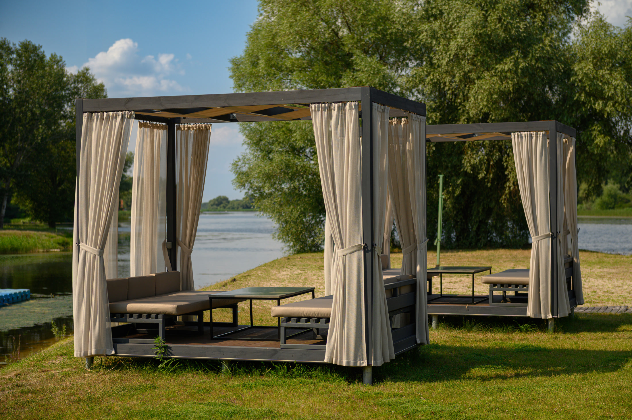 Басейн - Selena Family Resort