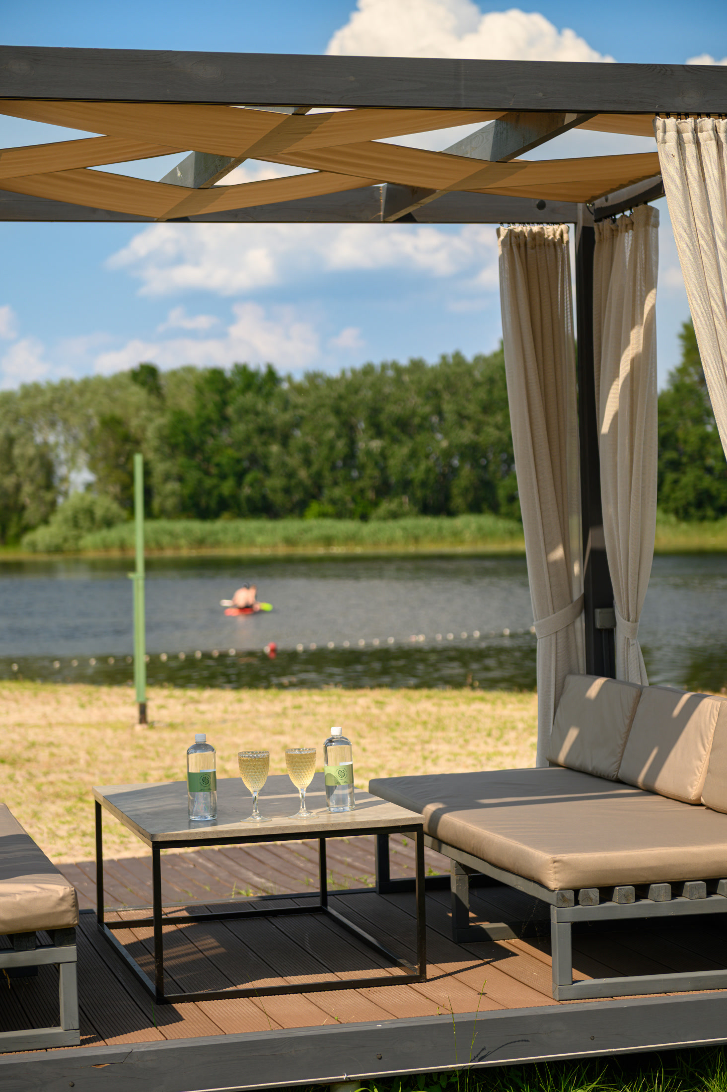 Басейн - Selena Family Resort